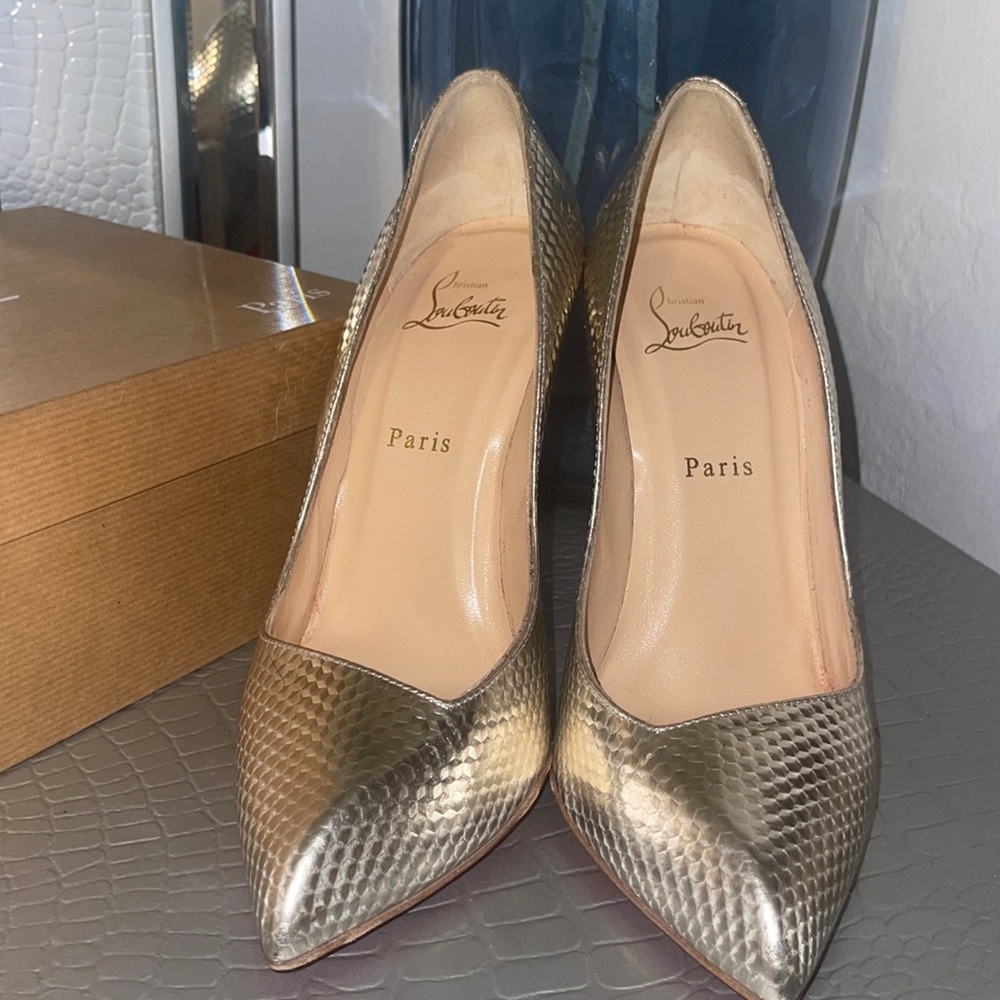 COPY - Christian Louboutin Pumps 👠